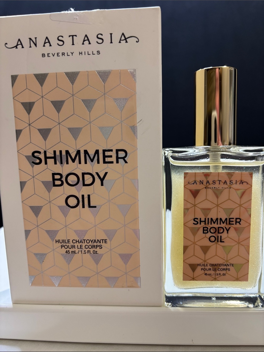 Anastasia Beverly Hills Shimmer Body Oil - Picture 2 of 3